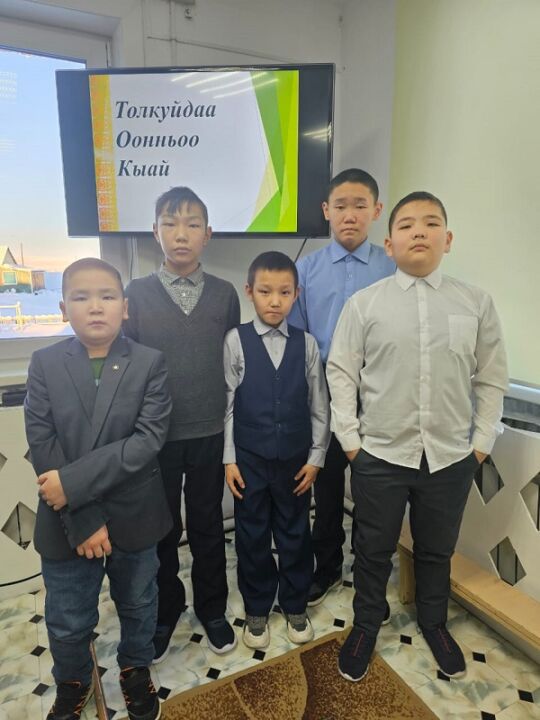 Ыччаппытын төрөөбүт тылбытын ыһыктыбакка инникигэ эрэллээхтик илдьэ сылдьалларын ситиһиэхтээхпит