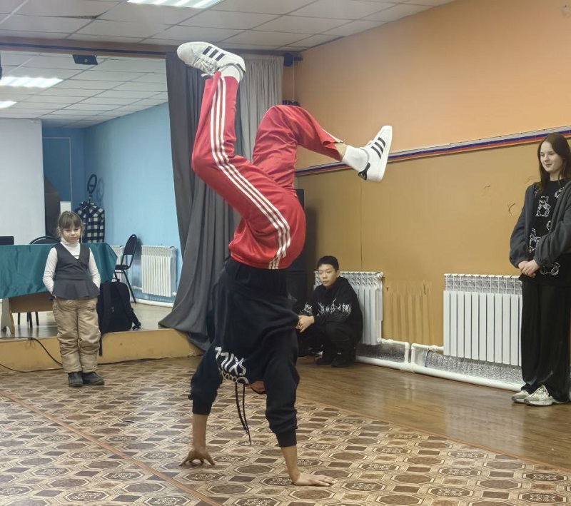 В Усть-Куйге прошел мастер-класс от ведущего брейкера Якутии