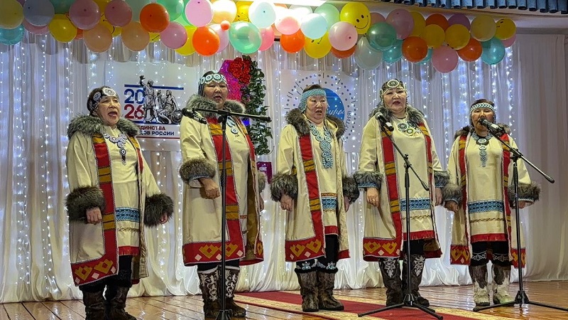Усуйаана нэһилиэгэр Эйэ, Үлэ, Маай бырааһынньыга сэргэхтик ааста