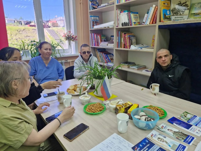 В Усть-Янском районе на круглом столе обсудили поддержку ветеранов и патриотическое воспитание молодежи