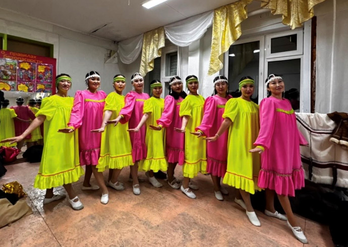 «Сердце, наполненное любовью»: в Казачинском ДК «Сайдыы» прошёл концерт ко Дню матери