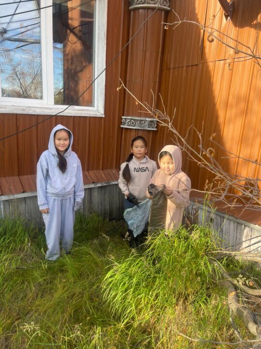 WhatsApp Image 2026-09-07 at 15.20.23 В новый учебный год — с чистотой: педагоги и волонтеры навели порядок на территории Хайырской школы